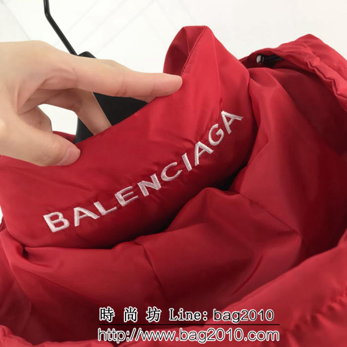BALENCIAGA巴黎世家 專櫃同步 18ss秋冬新款 背後刺繡品牌字母 紅色大版棉服 情侶款 ydi1315